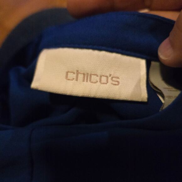 Chico’s Blue Tie Front Button Blouse Size 1 (M) Short Sleeve - Picture 6 of 7